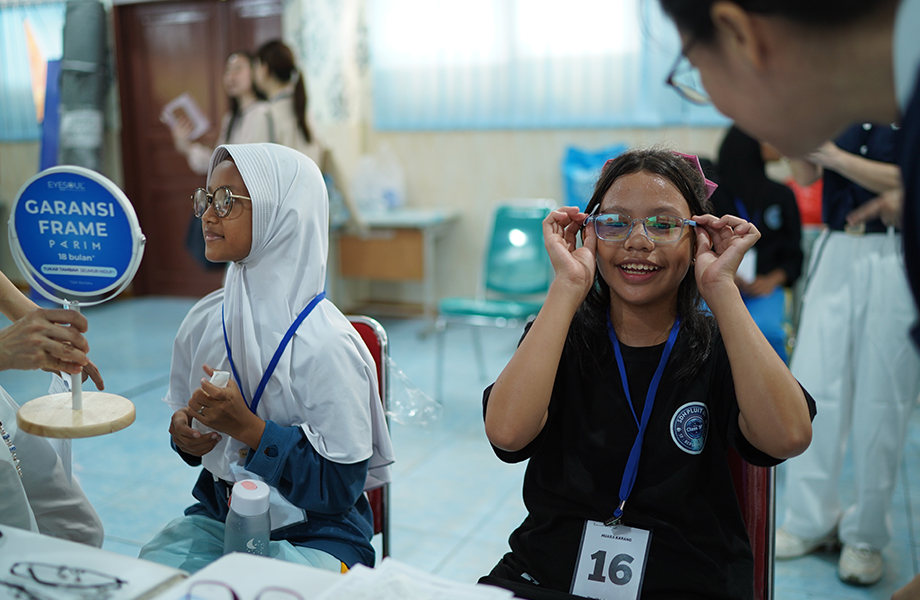 EYE SOUL dan Tzu Chi Bagikan Kacamata Gratis Untuk Siswa & Tenaga Pengajar SDN Pluit 03