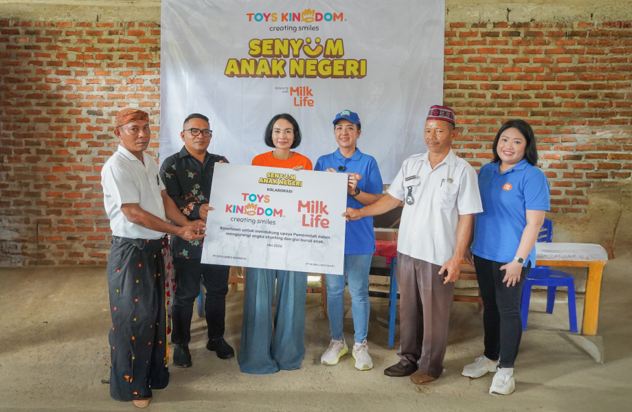 Wujudkan Senyum Anak Negeri, Toys Kingdom dan MilkLife Salurkan Lebih Dari 40.000 Kotak Susu di Nusa Tenggara Timur