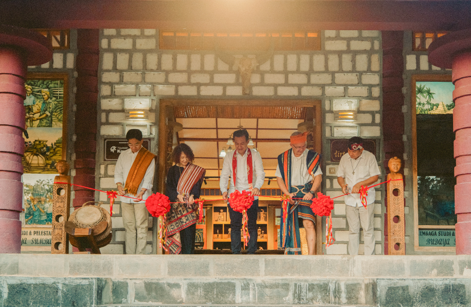 Yayasan Kawan Lama Revitalisasi Museum Rumah Budaya Lewat Program Merajut Asa Sumba