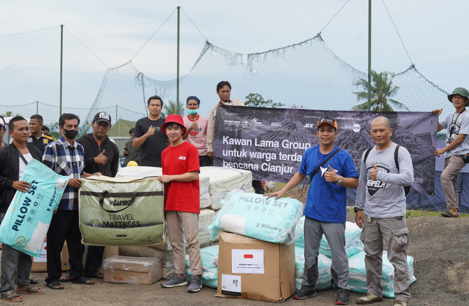 Kawan Lama Group Salurkan Bantuan untuk Warga Terdampak Bencana Cianjur
